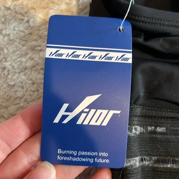 Woman’s bathing suit - Picture 5 of 6